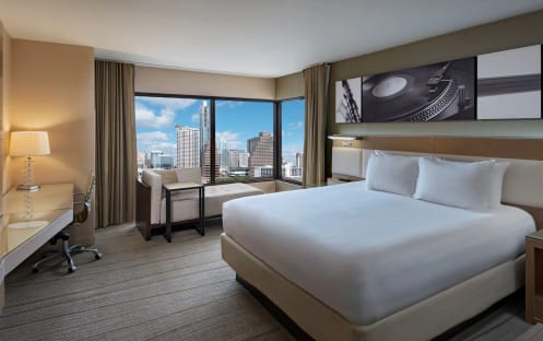 1 King Bed River View Corner Room